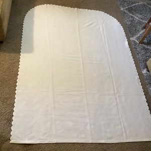 Matouk Twin scalloped edge coverlet